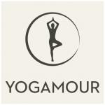 YOGAMOUR bietet Yoga Videos für alle Neugierigen, die neben einem bewussten und nachhaltigen Umgang mit dem Leben Lust auf regelmäßiges Üben der Yogahaltungen haben